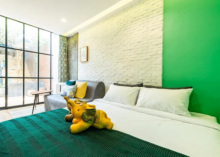 Hidden Oasis Bed & Breakfast Bangkok